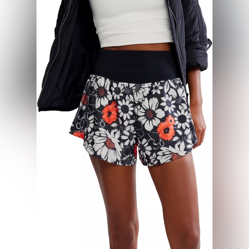 NWT FP Movement Carpe Diem Daisy Print High Rise Shorts